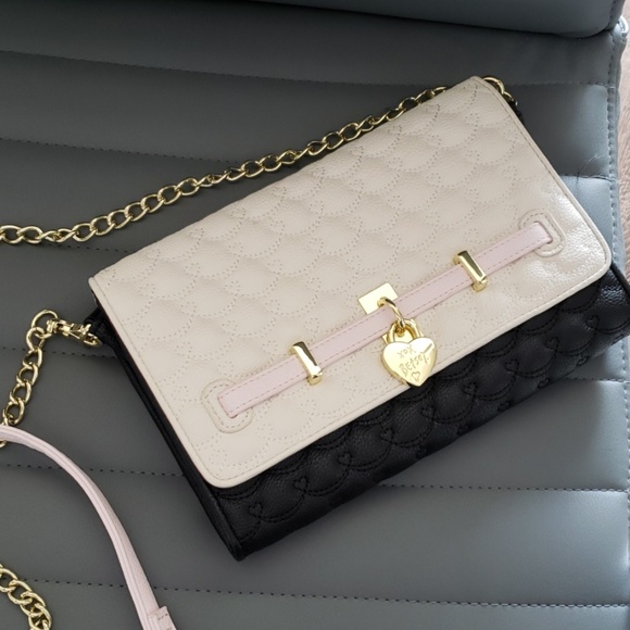 small purse with chain strap